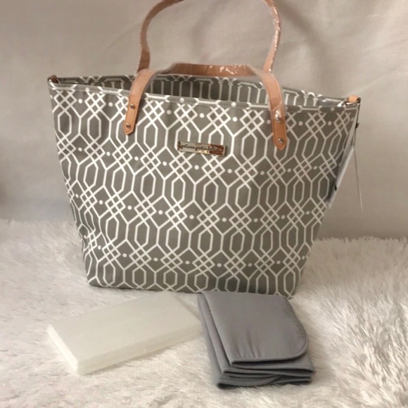 Petunia Pickle Bottom Tote Diaper Bag - Picture 3 of 6